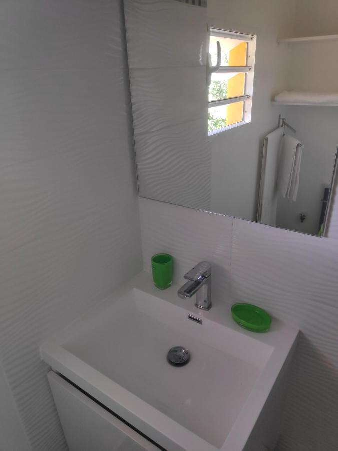 Les Galets Apartment Deshaies Exterior photo